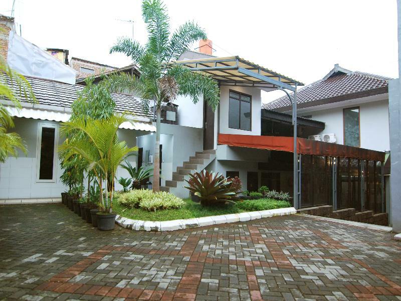 Oyo 202 Kuwera Inn Bandung Exterior photo